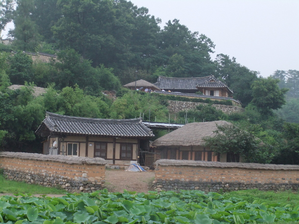今から300～500年前の朝鮮時代の伝統的家屋